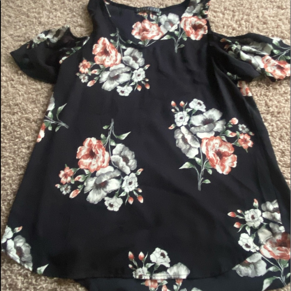 Potters Barn - Silk like cold shoulder